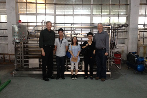 惠合同事與澳大利亞不銹鋼儲罐客戶合影