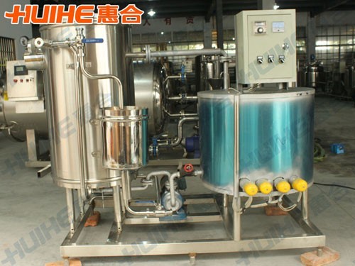 李時珍醫藥集團客戶到工廠參觀UHT滅菌機樣品